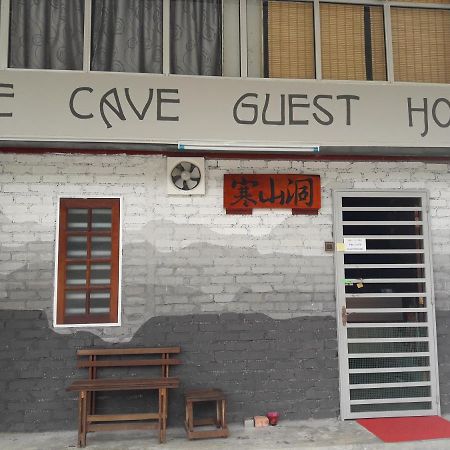 The Cave Hotel Tanah Rata Exterior photo